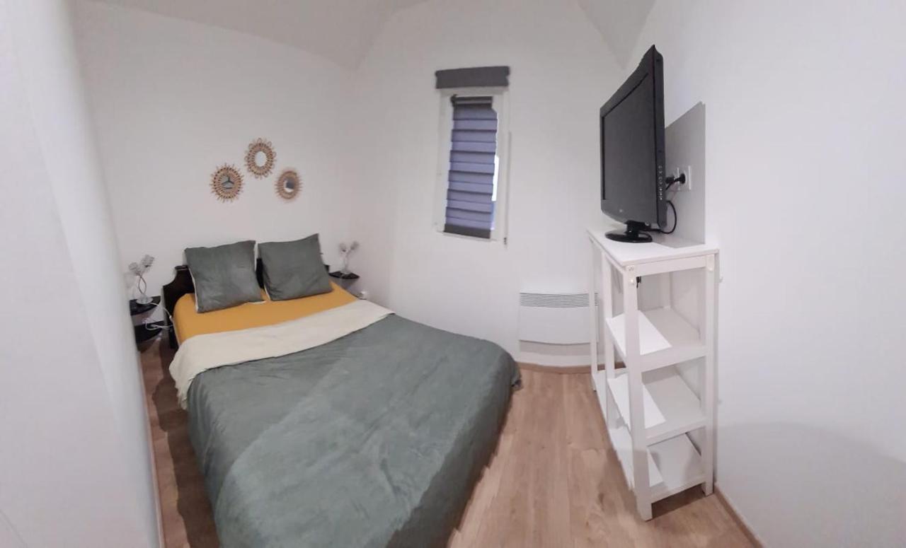 Petite Maison Cosy Dans Un Jardin. Ermont Dış mekan fotoğraf